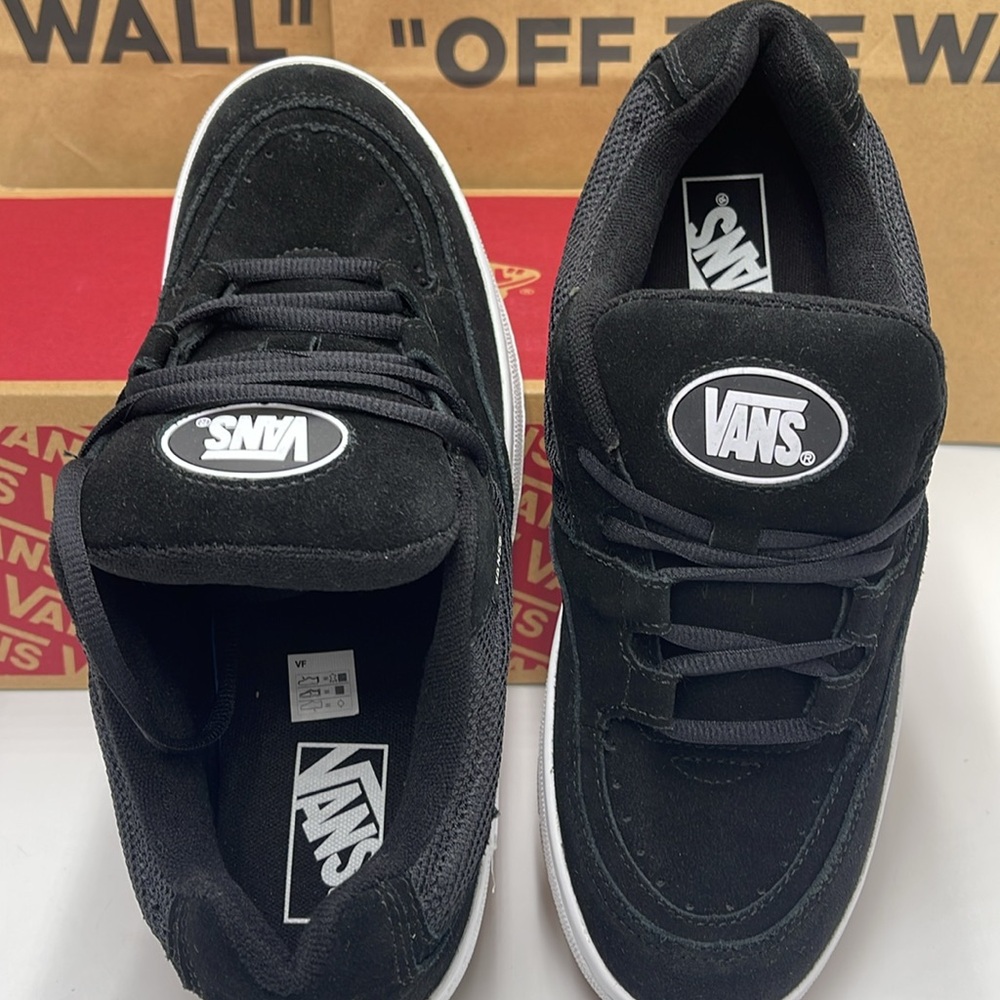 Vans Men’s Speed Ls Black/True White
VN000CTNBP6 Sneakers - Picture 12 of 16